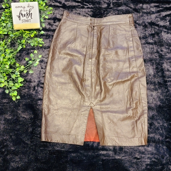 VINTAGE Danier Leather Pencil Skirt - Picture 4 of 5